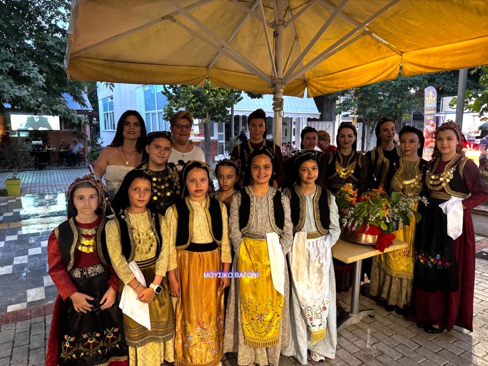 Φωτορεπορτάζ - Αναβίωσε το Έθιμο του Κλήδονα στο Βελεστίνο