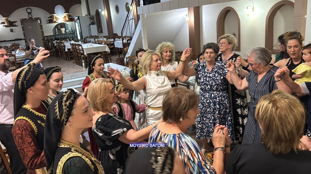 Φωτορεπορτάζ - Αναβίωσε το Έθιμο του Κλήδονα στο Βελεστίνο
