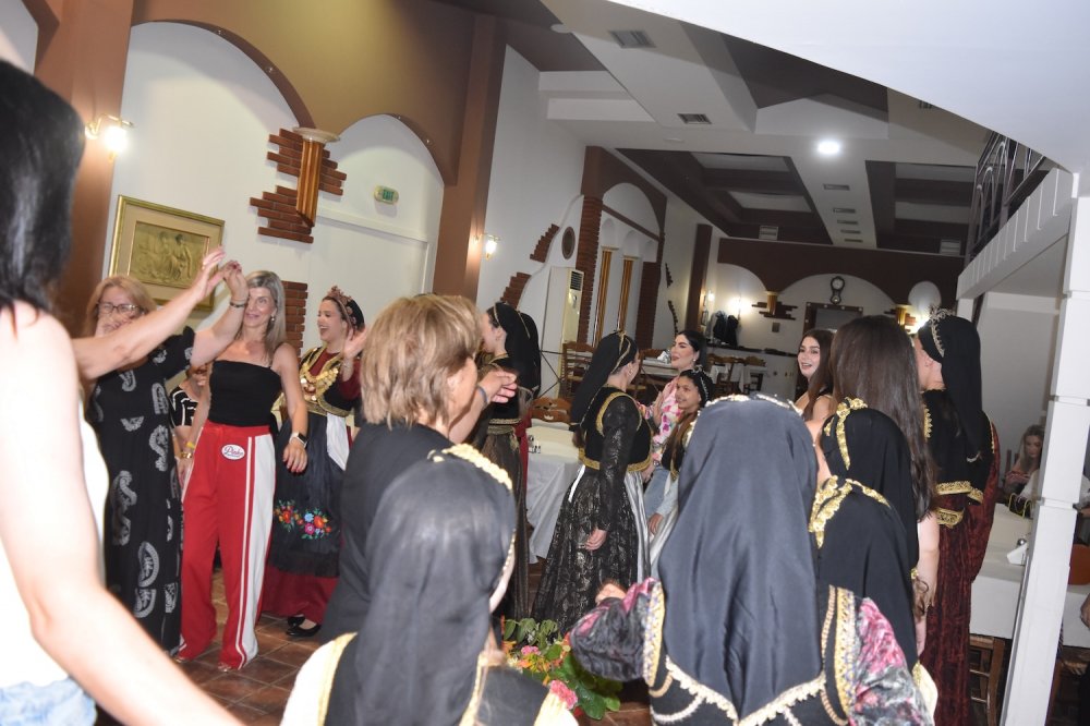 Φωτορεπορτάζ - Αναβίωσε το Έθιμο του Κλήδονα στο Βελεστίνο