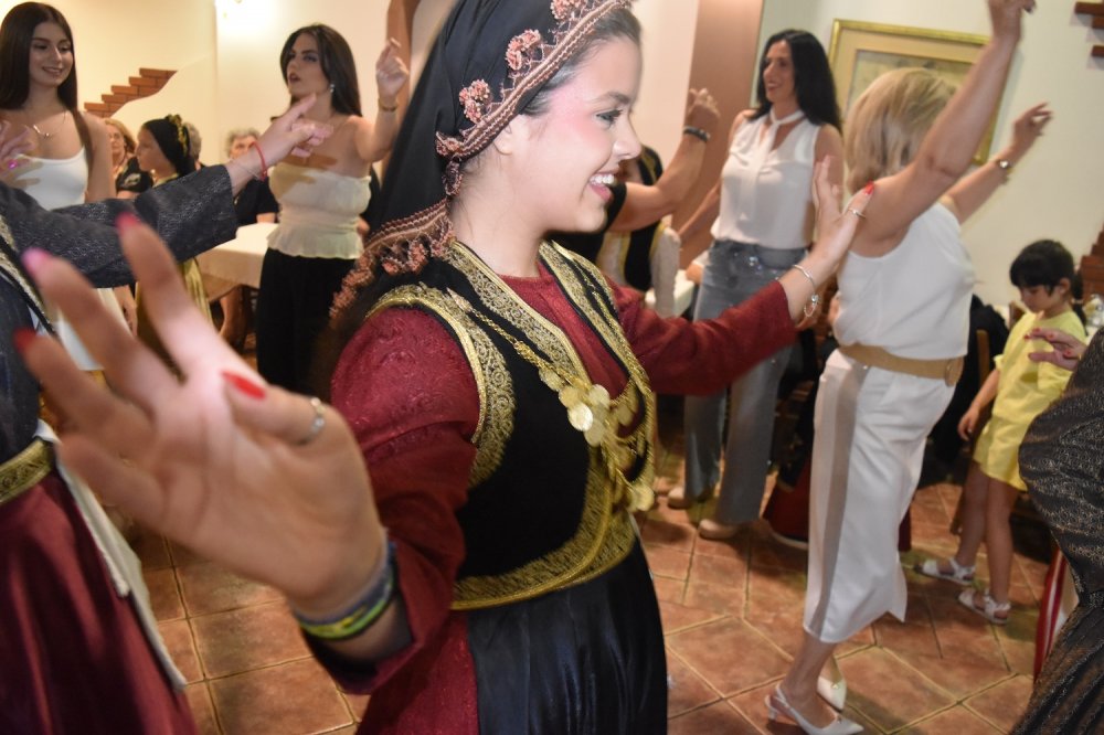 Φωτορεπορτάζ - Αναβίωσε το Έθιμο του Κλήδονα στο Βελεστίνο