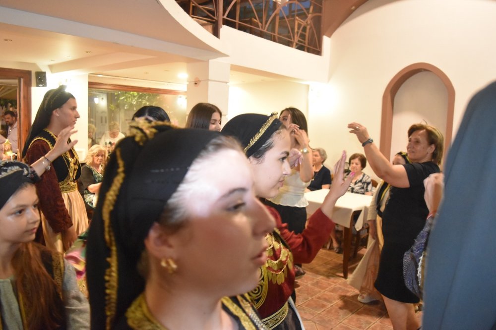 Φωτορεπορτάζ - Αναβίωσε το Έθιμο του Κλήδονα στο Βελεστίνο