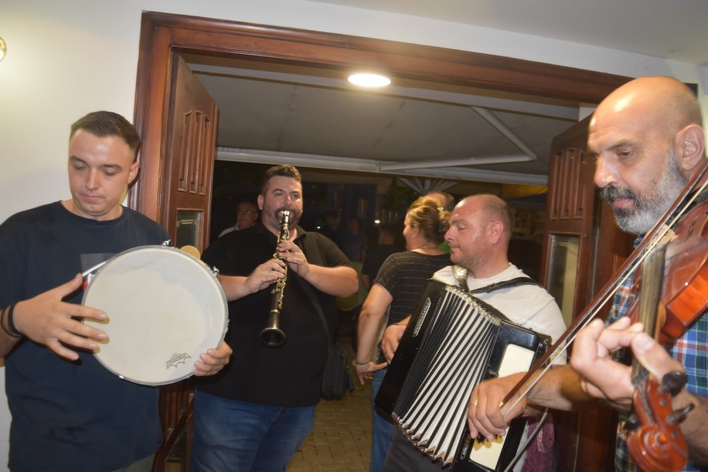 Φωτορεπορτάζ - Αναβίωσε το Έθιμο του Κλήδονα στο Βελεστίνο
