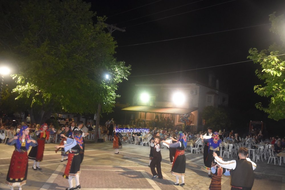 Εικόνες από την Βραδιά Παράδοσης και Πολιτισμού στο Μεγάλο Μοναστήρι