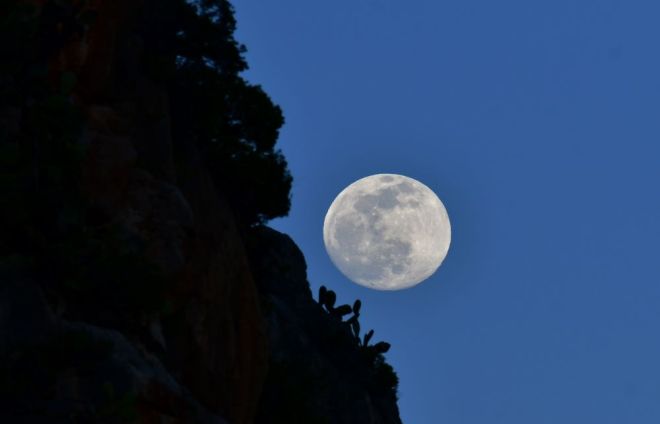 Πανσέληνος Ιανουαρίου / AMNA