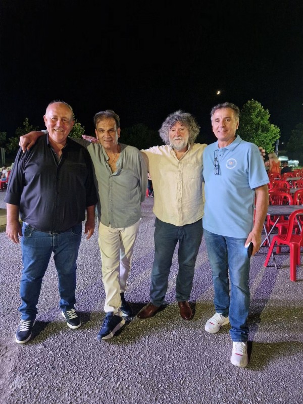 Δ. Νασίκας και Σάββας Τσαλδάρης με Τα Παιδιά από την Πάτρα