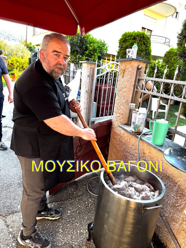 Ο μάγειρας Δημήτριος Γκόμας επί τω έργω