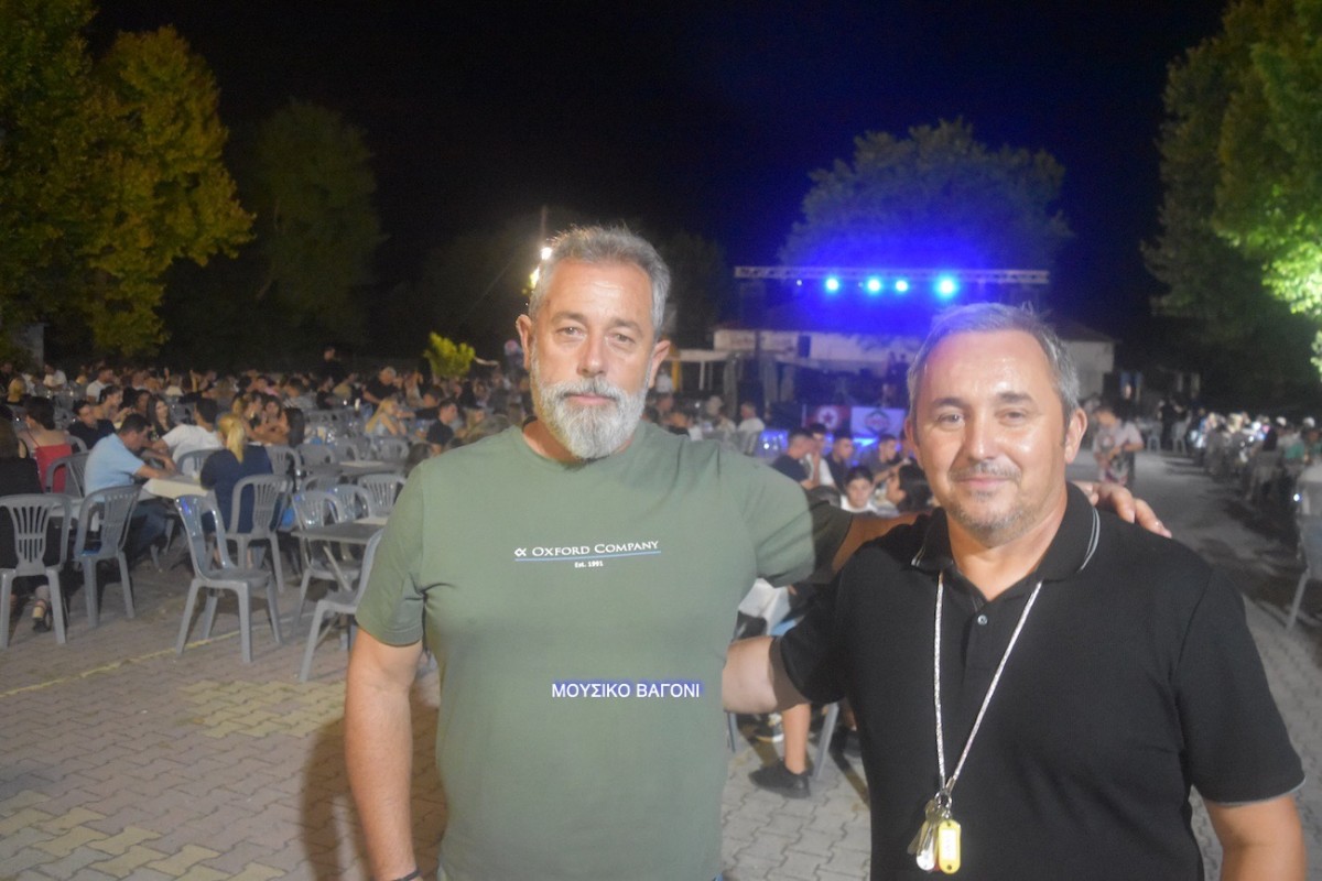 Ο αντιπρόεδρος Δήμος Κακαζιάνης και ο πρόεδρος του συλλόγου Δημήτρης Αδαμόπουλος