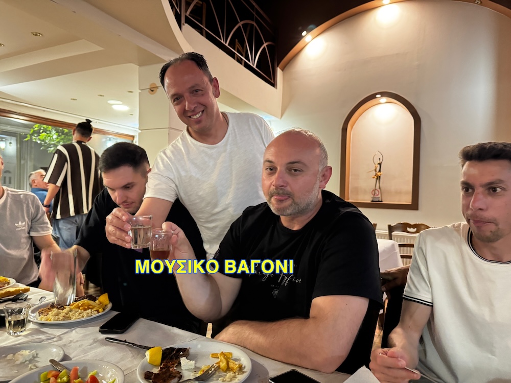 Ο Θ. Ανδρουτσόπουλος με τον πρόεδρο Θ. Χατζηθεοδώρου