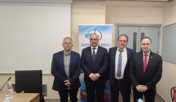Ο πρόεδρος του Επιμελητηρίου Μαγνησίας Αριστοτέλης Μπασδάνης με τον πρόεδρο του Επιμελητηρίου Φλώρινας Σάββα Σαπαλίδη, τον Πρόεδρο της ΚΕΕΕ Μασούτη Ιωάννη και τον Α’ Αντιπρόεδρο του Επιμελητηρίου Φλώρινας Γρηγότη Σιάτσκα