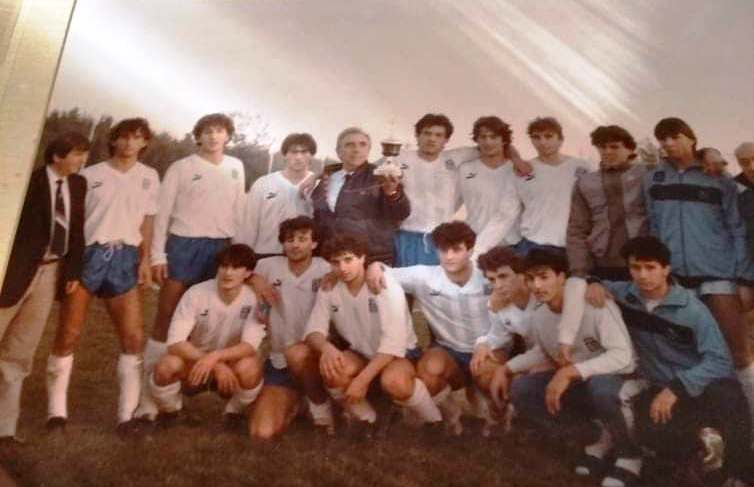 Με την Εθνική Νέων σε Βαλκανικό Κύπελλο στη Δράμα, το 1984. Διακρίνονται, μεταξύ άλλων, οι Γ. Καλιτζάκης, Θ. Παχατουρίδης, Γ. Βαΐτσης.