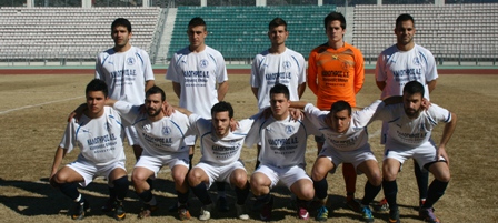 Τρίτος από τα αριστερά στην κάτω σειρά με την φανέλα του Ρήγα