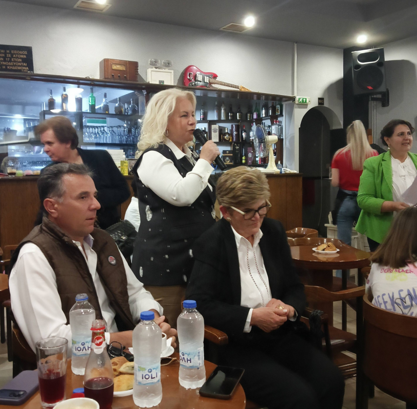 Η αντιπεριφερειάρχης Μαγνησίας Άννα Μαρία Παπαδημητρίου με τον αντιδήμαρχο Πολιτισμού Σ. Τσαλδάρη